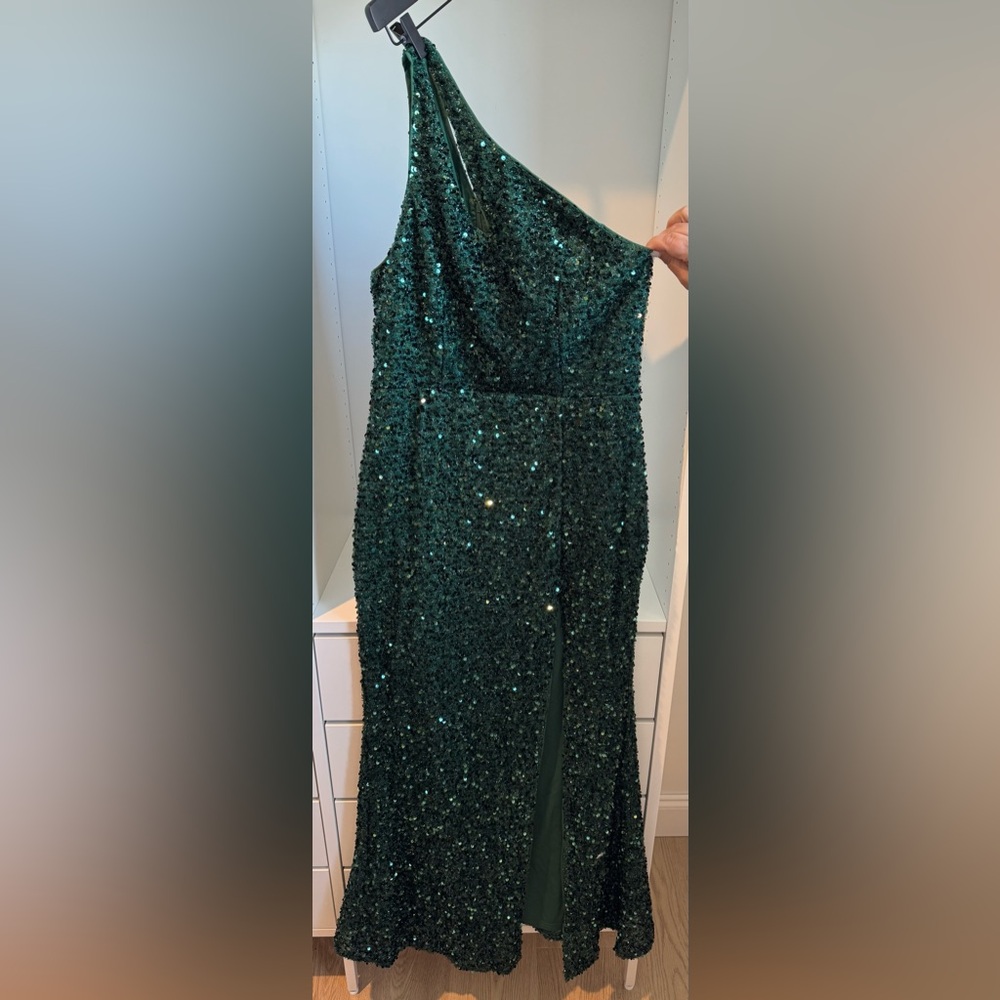 One-Shoulder Emerald Green Sequin Asymmetrical Dress